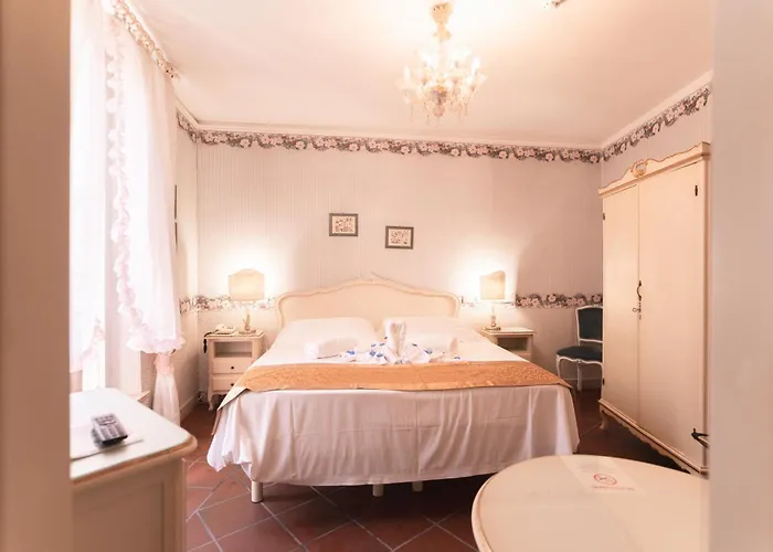 Hotel & Duchessa Isabella Collection By Gsa