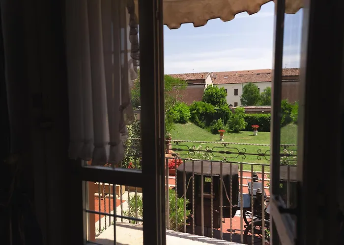 & Duchessa Isabella Collection By Gsa 5*